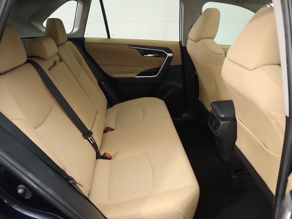 Thumbnail: 2021 Toyota RAV4 - 22