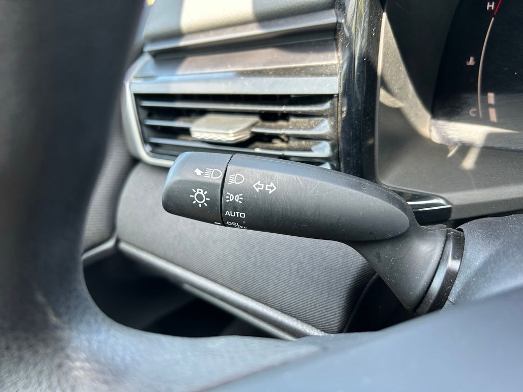 Thumbnail: 2025 Toyota Camry - 21