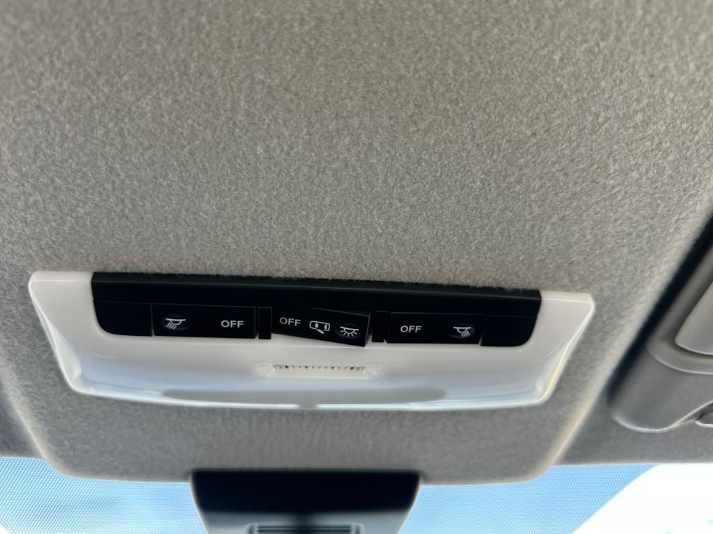 2025 Nissan Kicks S photo