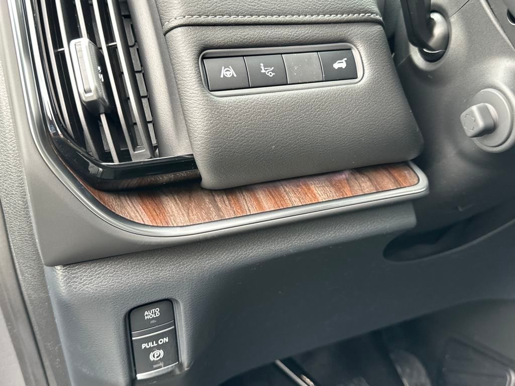 2025 Nissan Armada SL photo