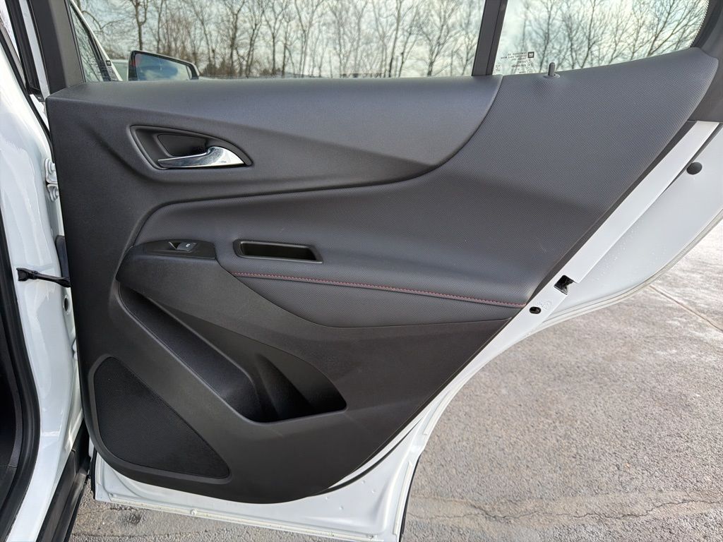 Thumbnail: 2023 Chevrolet Equinox - 25