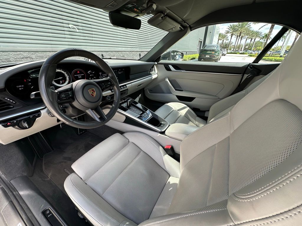 Thumbnail: 2020 Porsche 911 - 4