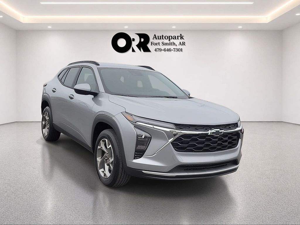 Sterling Gray Metallic 2026 Chevrolet Trax SUV / Crossover Front-Wheel Drive 6-Speed Automatic