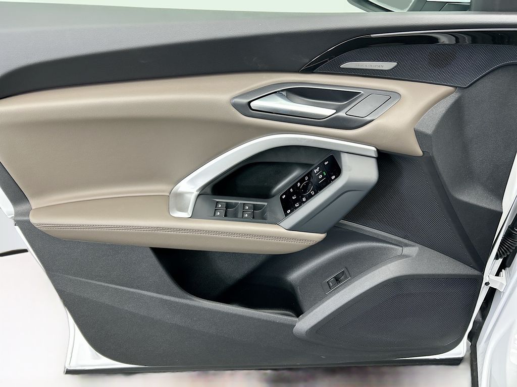 Thumbnail: 2025 Audi Q5 - 24