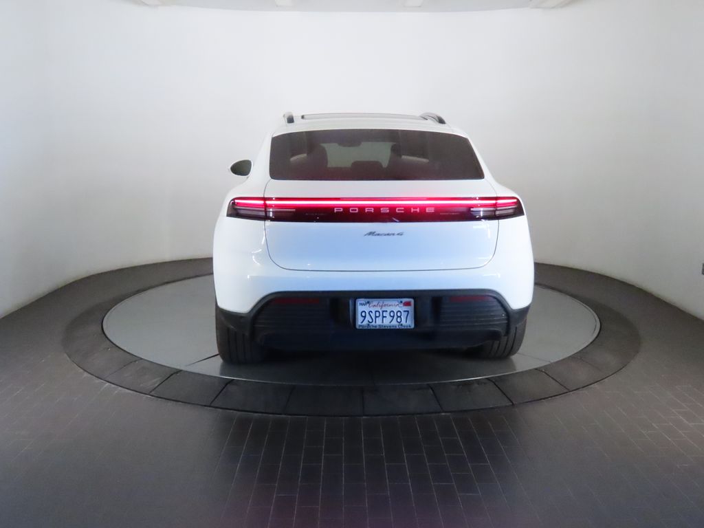 Thumbnail: 2024 Porsche Macan - 6