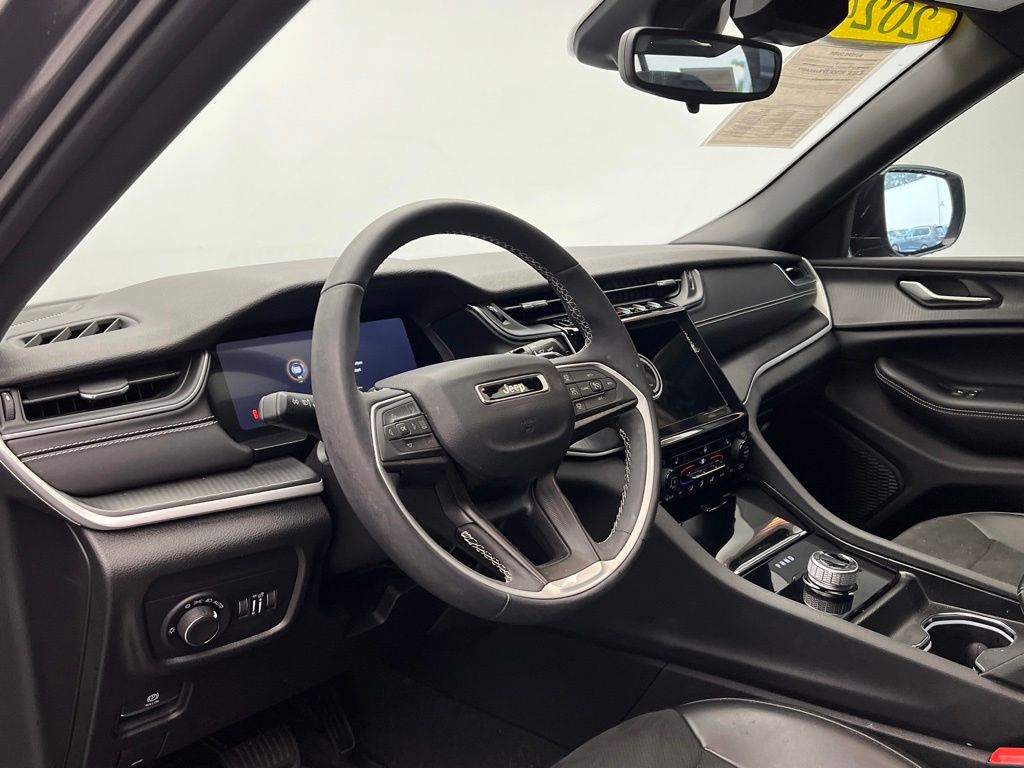 Thumbnail: 2024 Jeep Grand Cherokee - 22