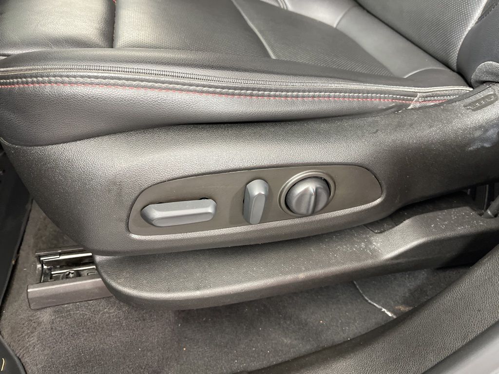 Thumbnail: 2022 Chevrolet Traverse - 25