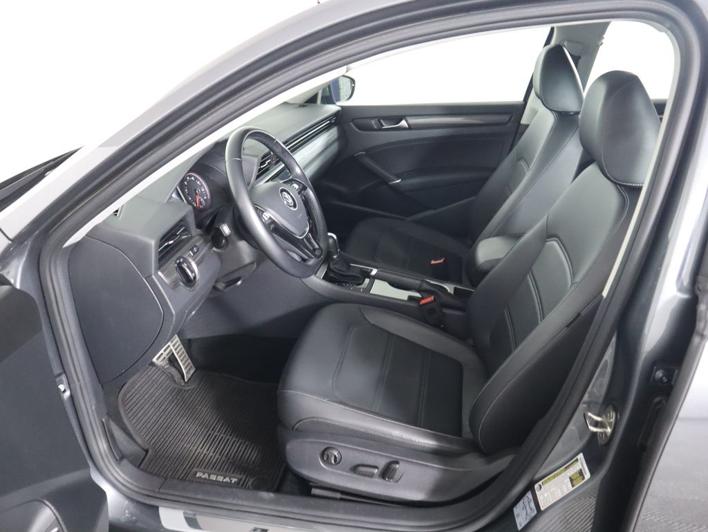 Thumbnail: 2020 Volkswagen Passat - 19