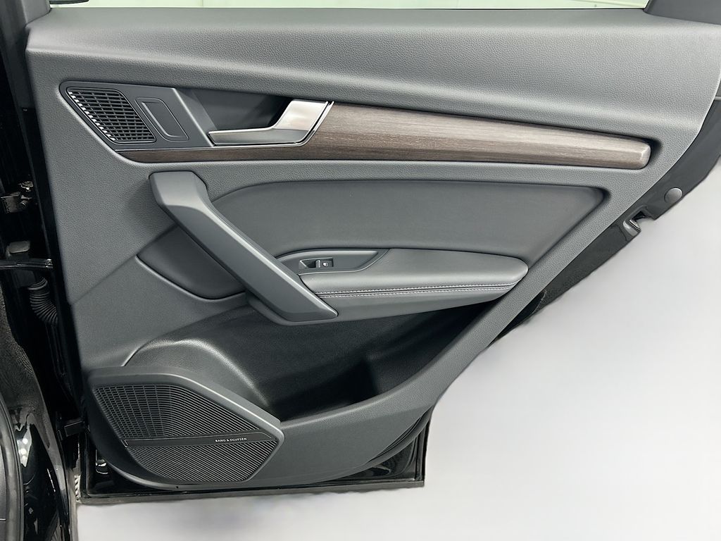 Thumbnail: 2021 Audi Q5 - 26