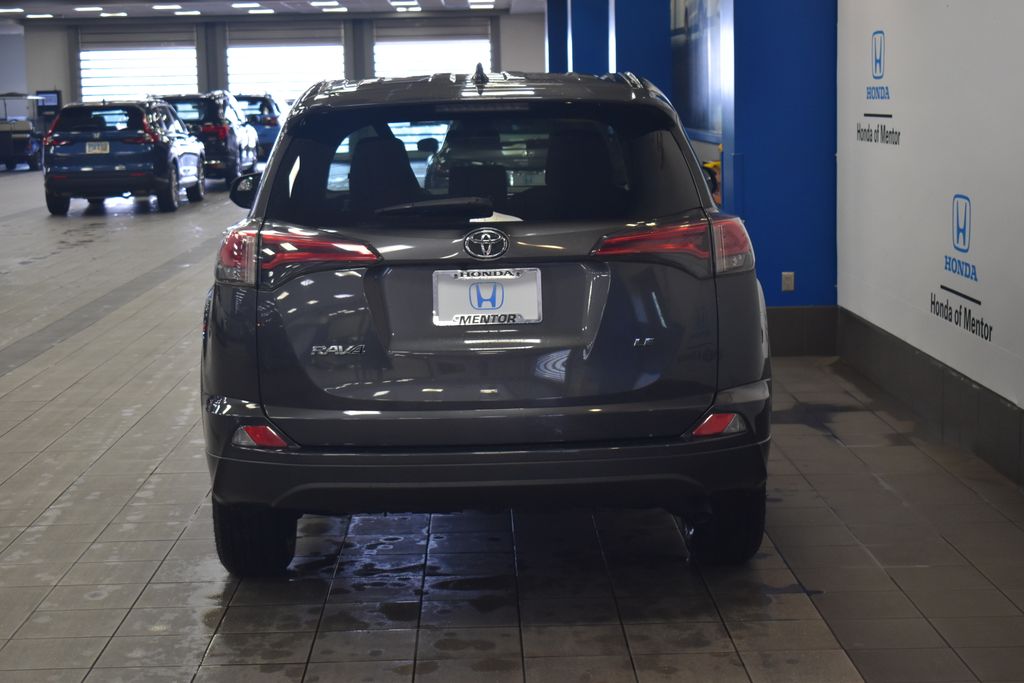 Thumbnail: 2018 Toyota RAV4 - 4