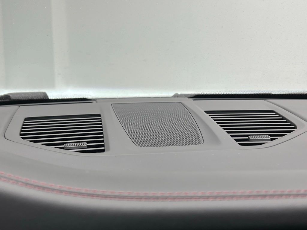 Thumbnail: 2025 Porsche 911 - 13