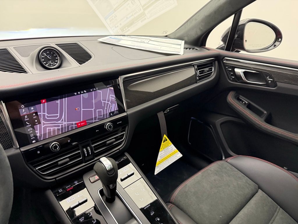 Thumbnail: 2026 Porsche Macan - 16