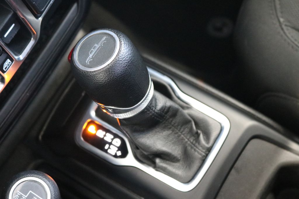2023 Jeep Gladiator Sport photo