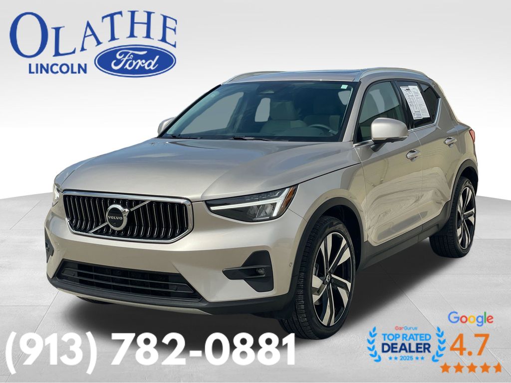 2023 Volvo XC40 B5 Ultimate Bright Theme AWD