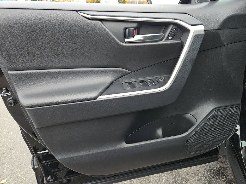 Thumbnail: 2024 Toyota RAV4 - 12