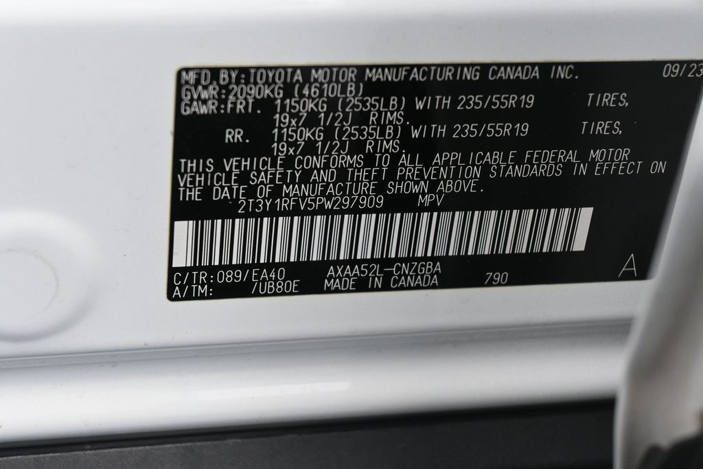 2023 Toyota RAV4 Limited - Photo 17