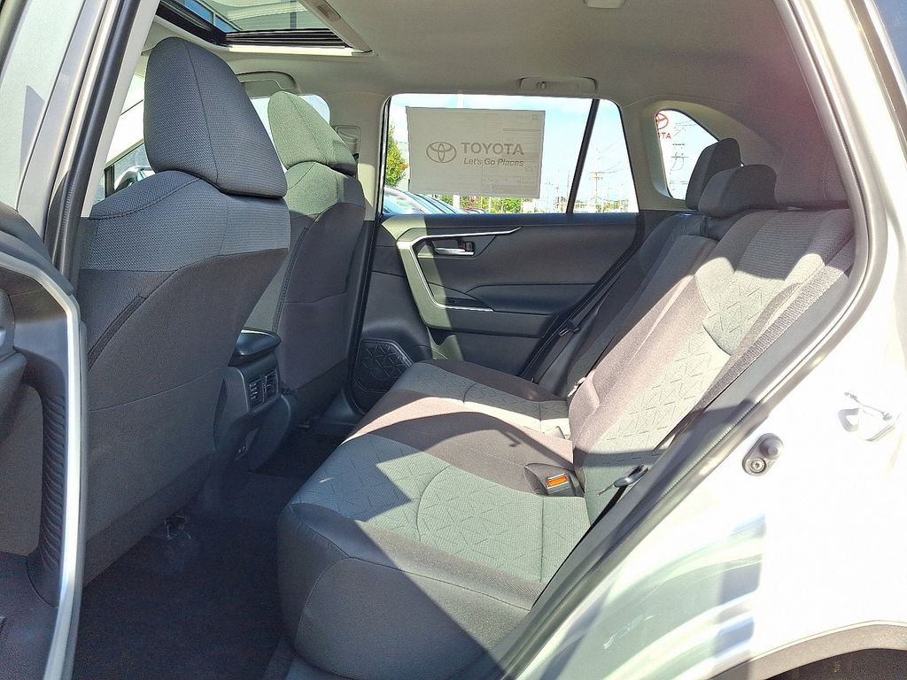 Thumbnail: 2025 Toyota RAV4 - 6