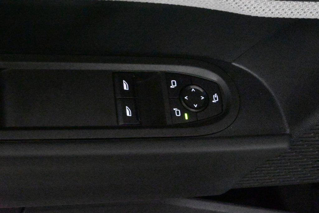 Thumbnail: 2025 MINI Cooper - 32