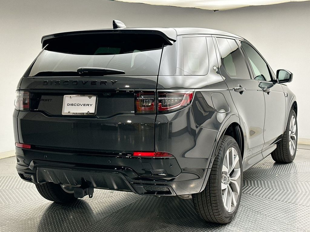 Thumbnail: 2026 Land Rover Discovery Sport - 3