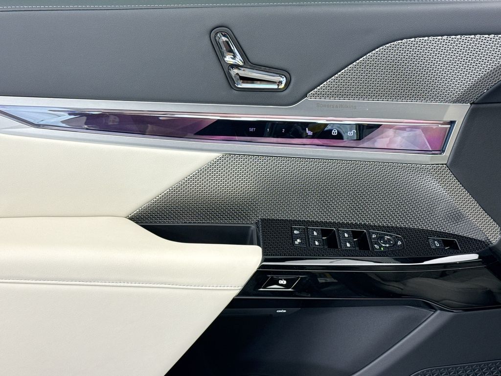 Thumbnail: 2023 BMW i7 - 22