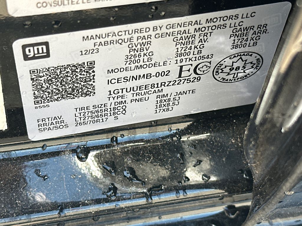 Used 2024 Black GMC AT4 image 34