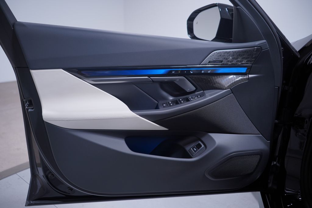 Thumbnail: 2024 BMW i5 - 16