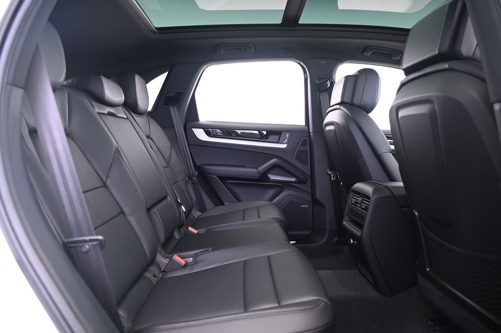 Thumbnail: 2025 Porsche Cayenne - 22