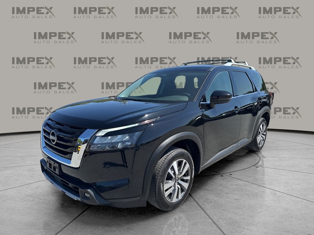 2023 Nissan Pathfinder SL 4WD's photo
