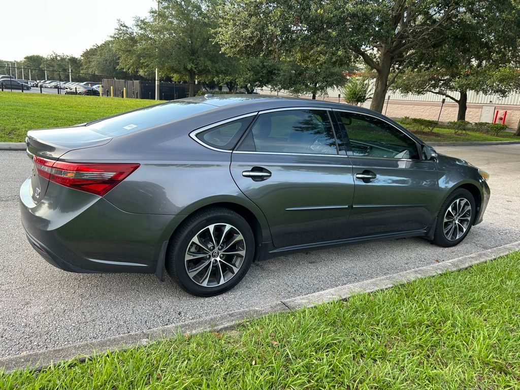 Thumbnail: 2016 Toyota Avalon - 5
