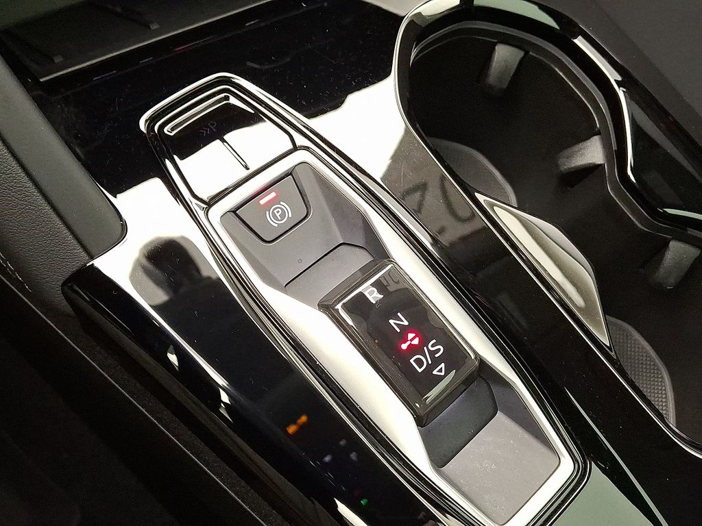 Thumbnail: 2025 Audi Q5 - 15