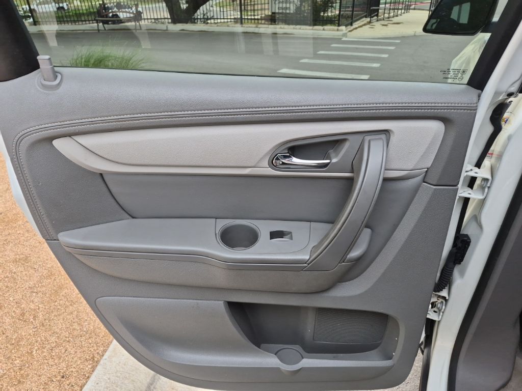 Used Car 2015 Chevrolet Traverse  Ls For Sale Under $10,000 In Austin, Texas