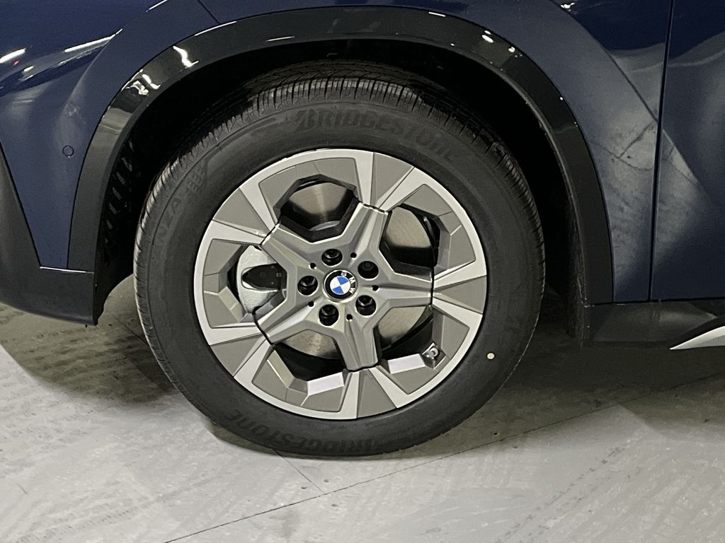 Thumbnail: 2026 BMW X1 - 10