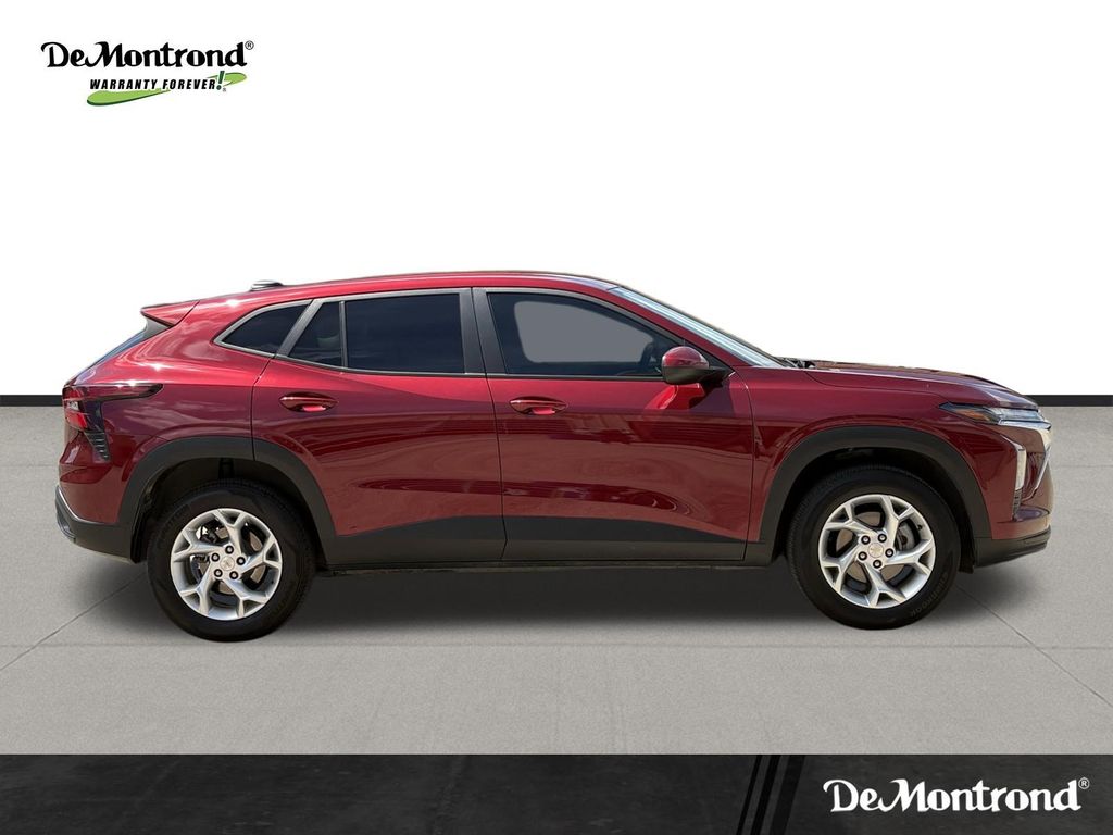 2024 Chevrolet Trax LS - 3
