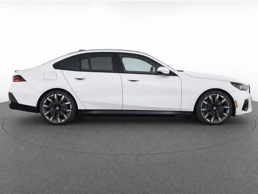 Thumbnail: 2025 BMW 5 Series - 29