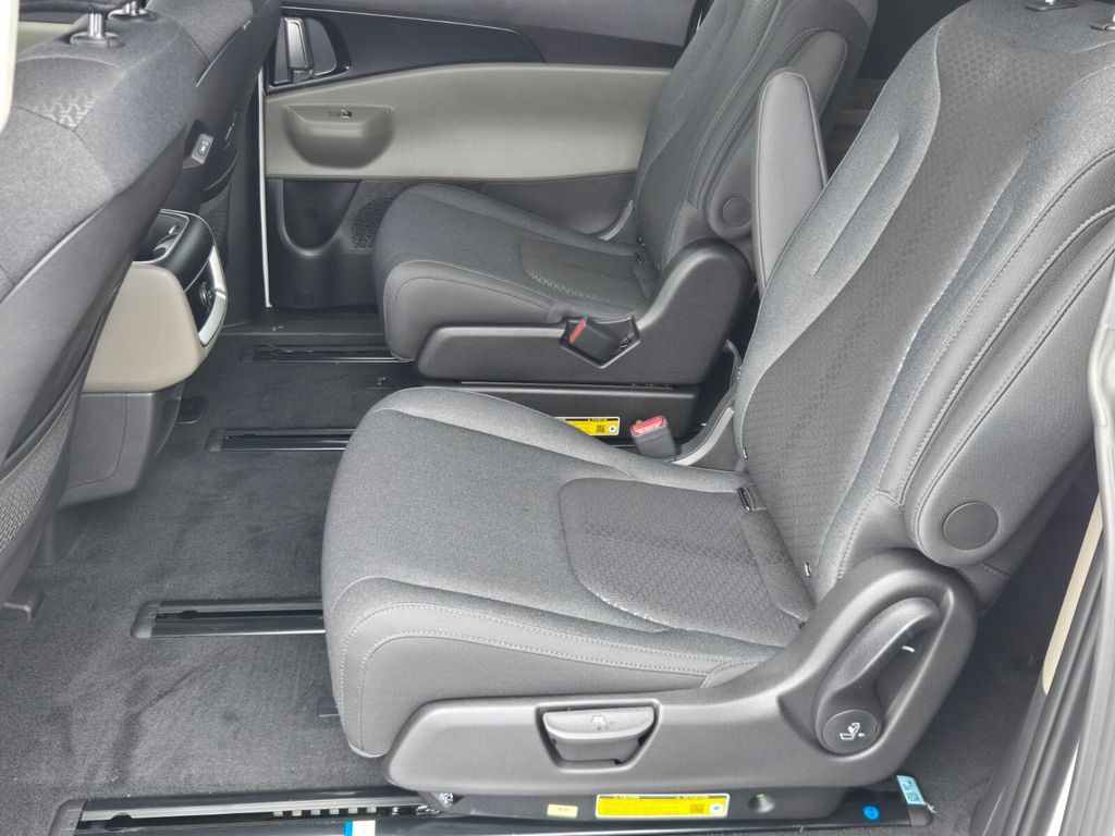 2027 Kia Carnival - $39,065