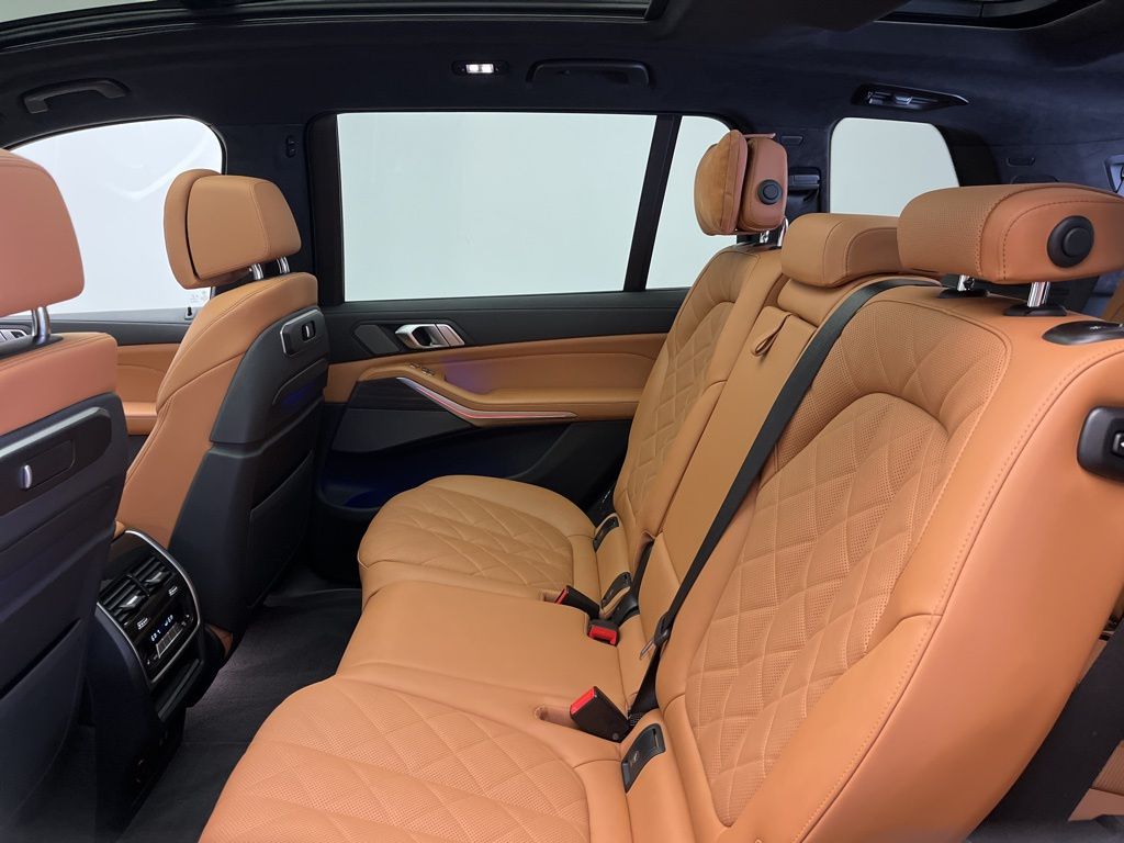 Thumbnail: 2023 BMW X7 - 25