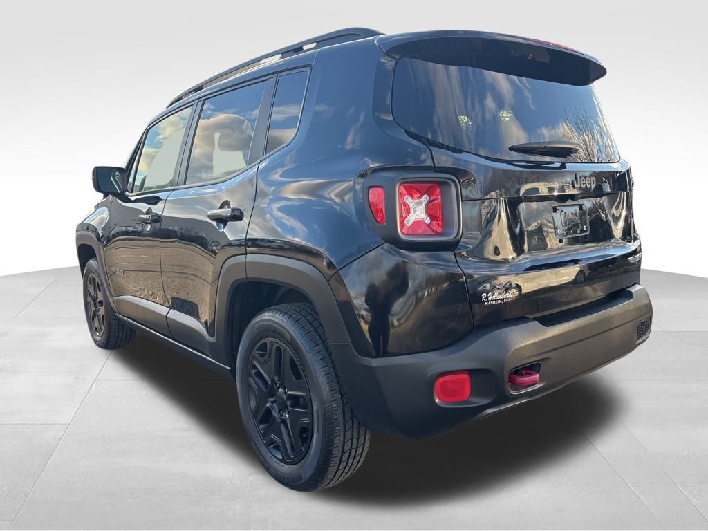 2017 Jeep Renegade Deserthawk 10