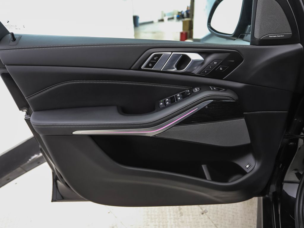 Thumbnail: 2024 BMW X5 - 9