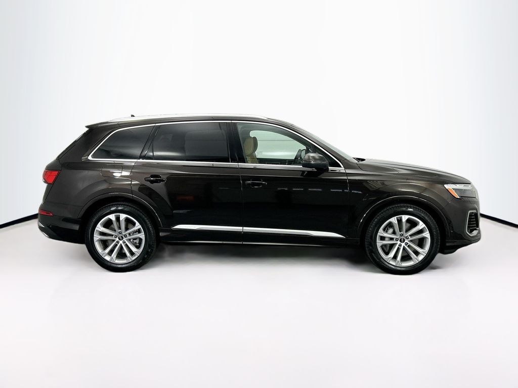 Thumbnail: 2026 Audi Q7 - 4