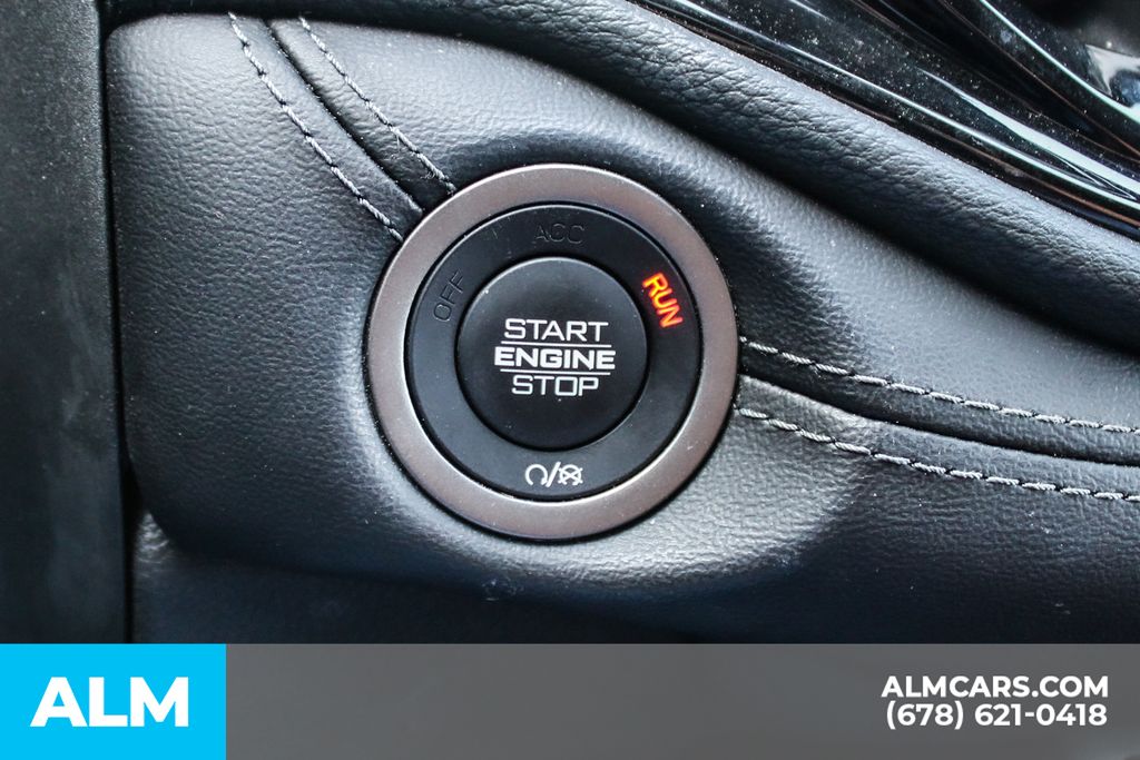 Used 2023 Black Dodge SXT image 27