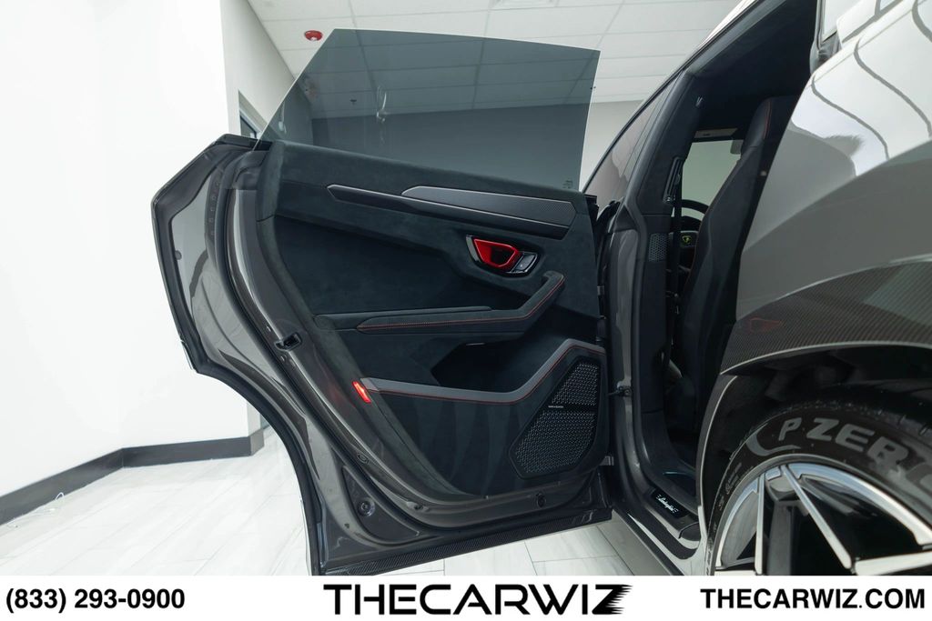 2023 Lamborghini Urus