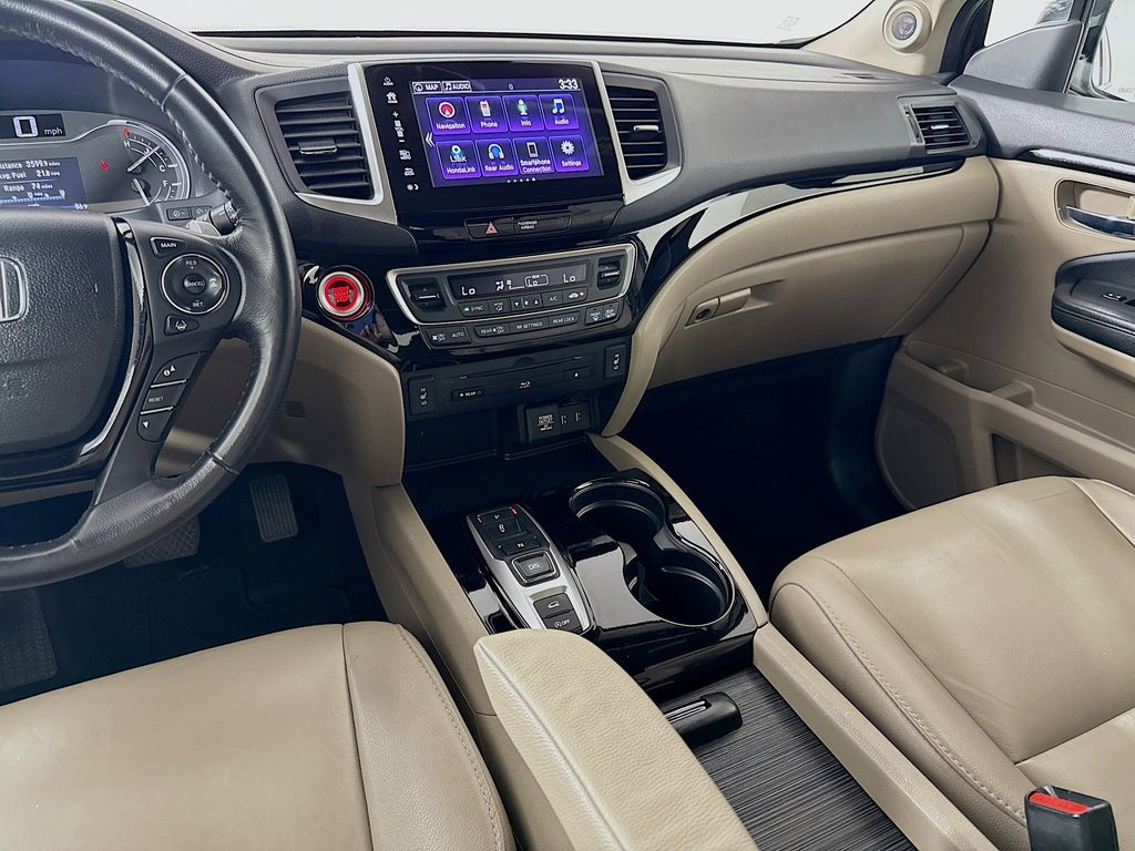 Thumbnail: 2017 Honda Pilot - 23