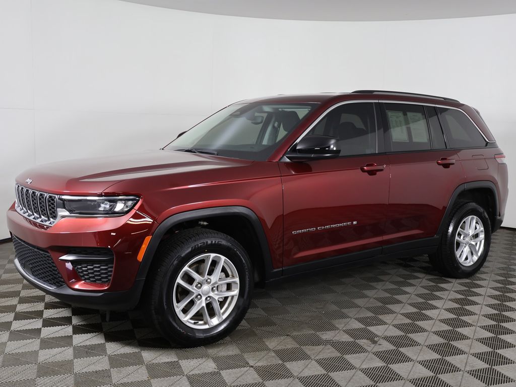 Used 2023 Red Jeep Laredo image 7