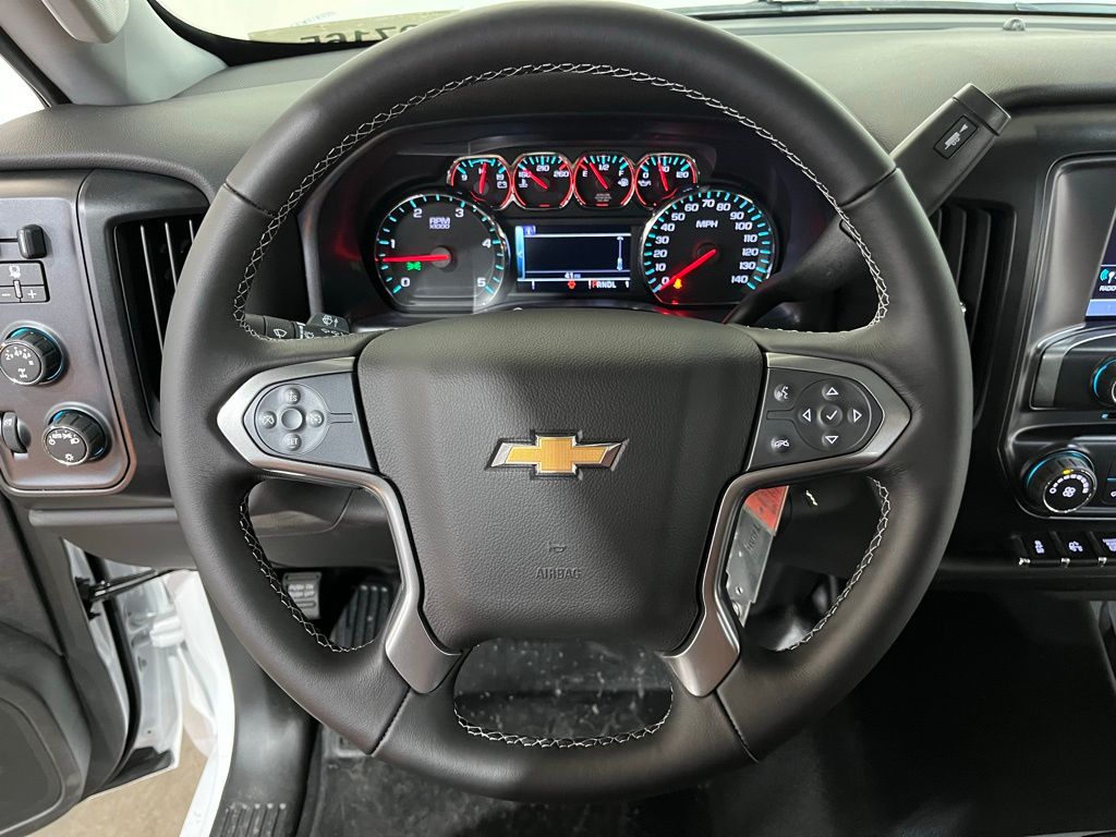 2025 Chevrolet Silverado 5500HD 