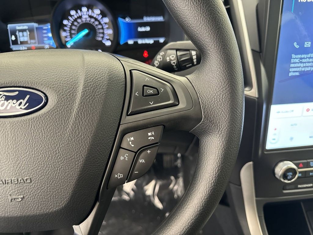 2024 Ford Edge SE photo 8