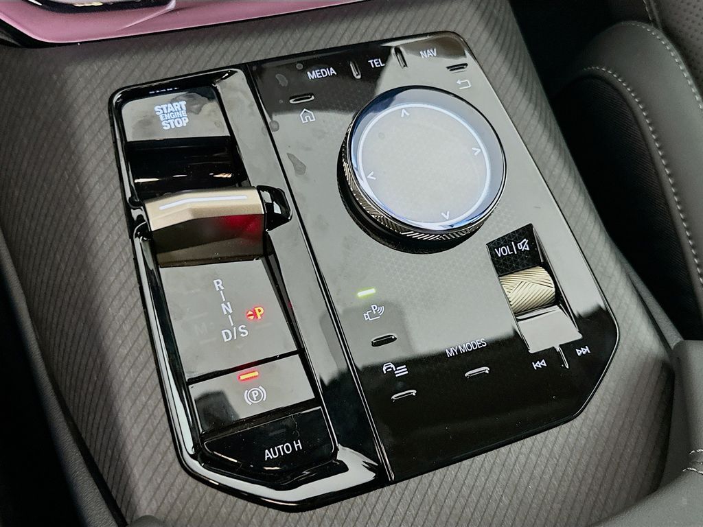 Thumbnail: 2025 BMW X3 - 15