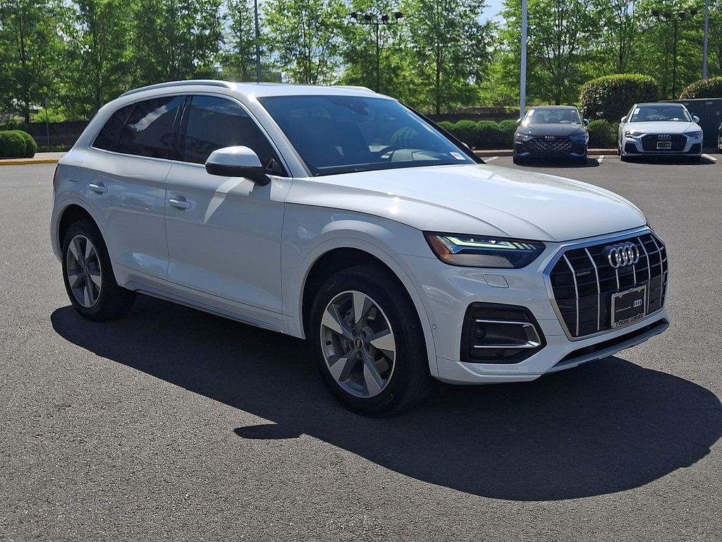Thumbnail: 2023 Audi Q5 - 3