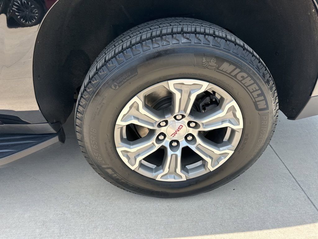 2022 Onyx Black GMC Yukon XL SLE 4X4 SUV