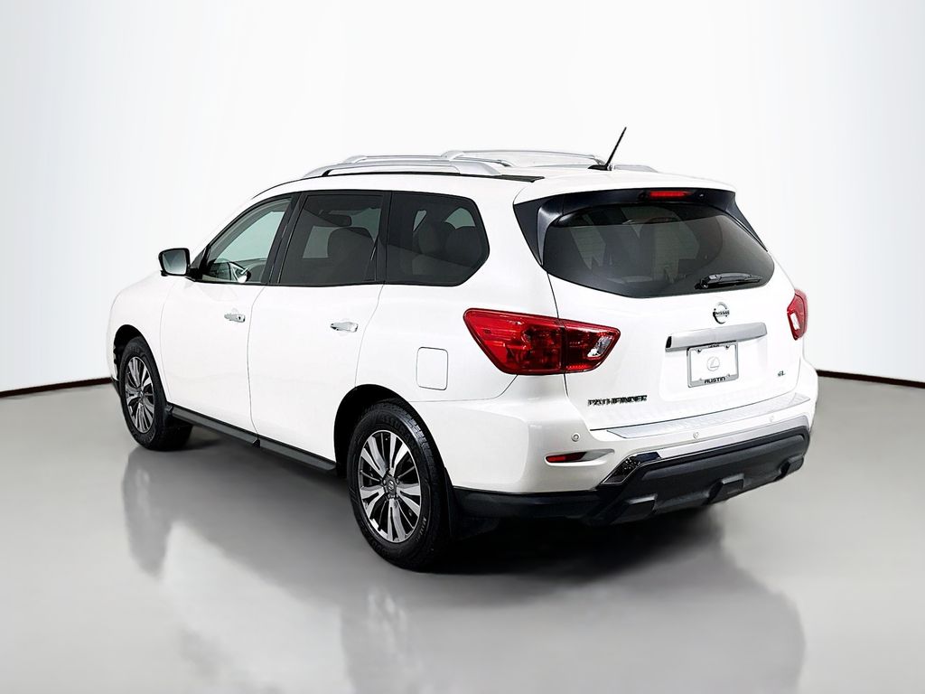 Thumbnail: 2017 Nissan Pathfinder - 7