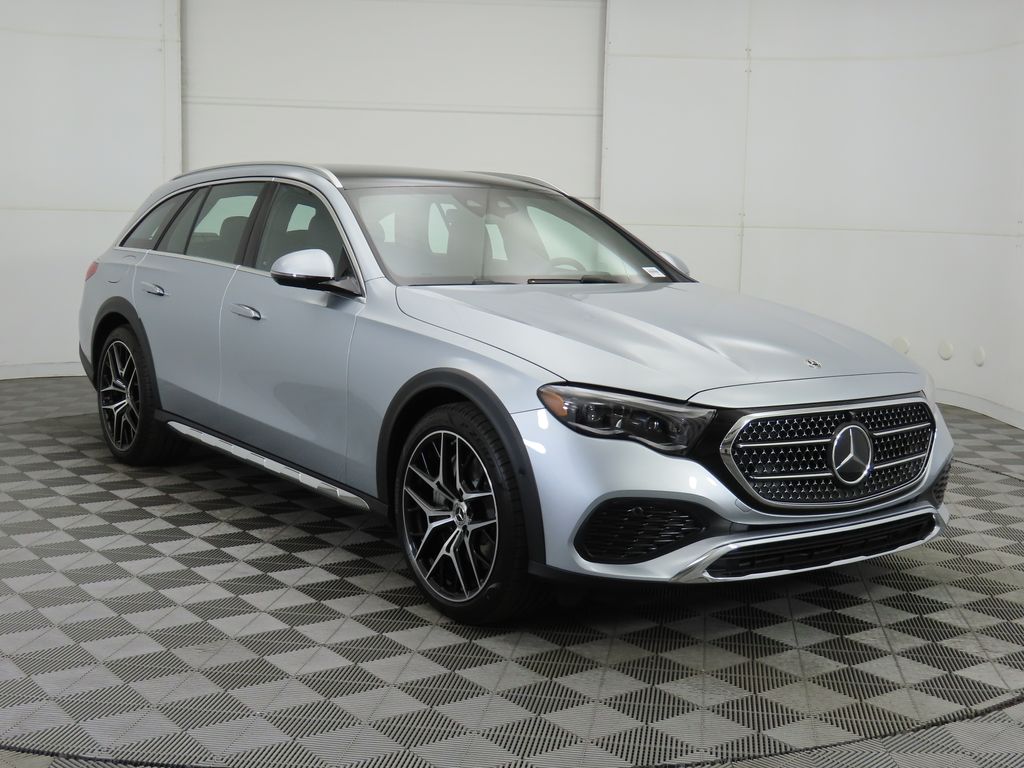 Thumbnail: 2026 Mercedes-Benz E-Class - 3